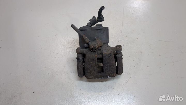 Суппорт Volkswagen Tiguan, 2011