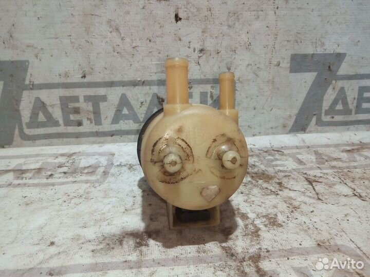 Бачок гура Hyundai Sonata 5 2.0