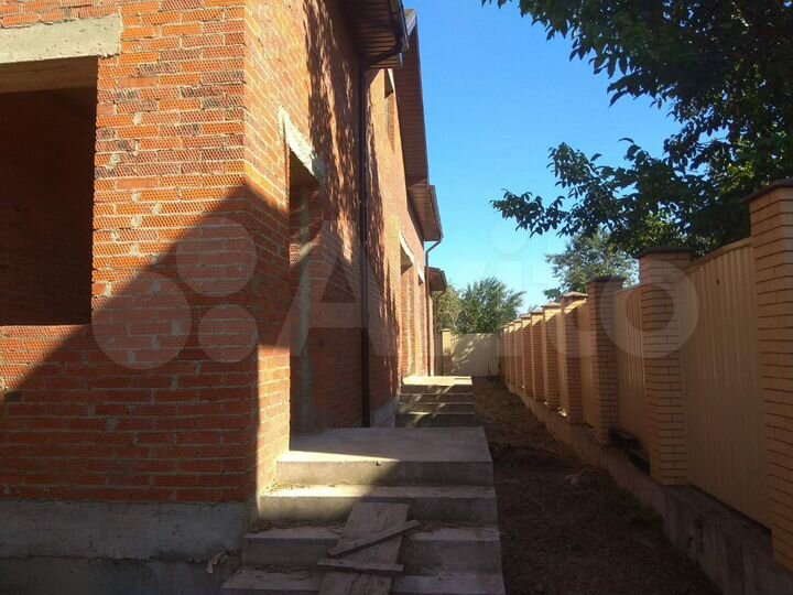 Дом 287,9 м² на участке 5,5 сот.