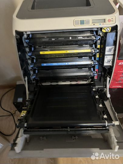 Цветной лазерный принтер HP 2605