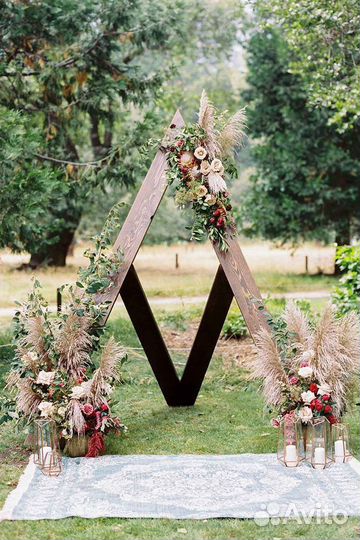 Арка треугольник на праздники