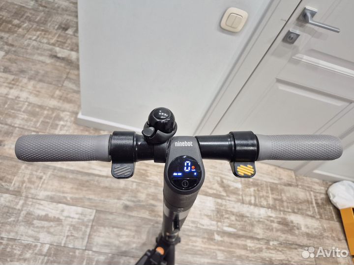 Электро самокат Ninebot kickscooter E22