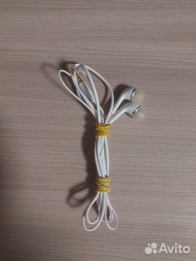 Проводные наушники Samsung EHS64