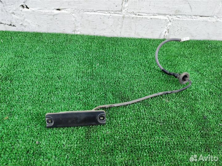 Кнопка багажника Toyota Corolla Verso R1 2006