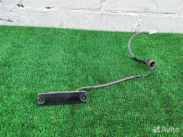 Кнопка багажника Toyota Corolla Verso R1 2006