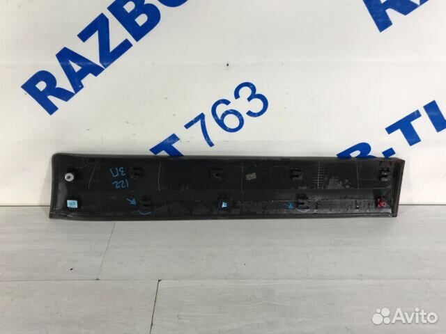 Накладка задней двери правая KIA sorento 2 2.4 ат