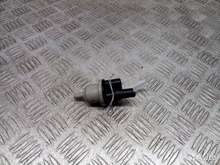 Клапан вентиляции топливного бака seat Leon 2 2009