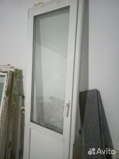 Окна пластиковые с дверью б/у