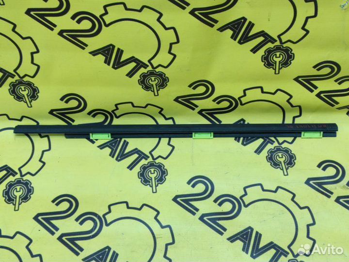 Молдинг стекла (на дверь) задний левый Honda Cr-V