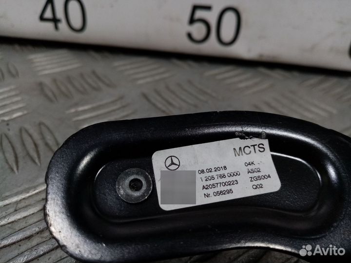 Б/У Захватный крюк складной крыши правый#001