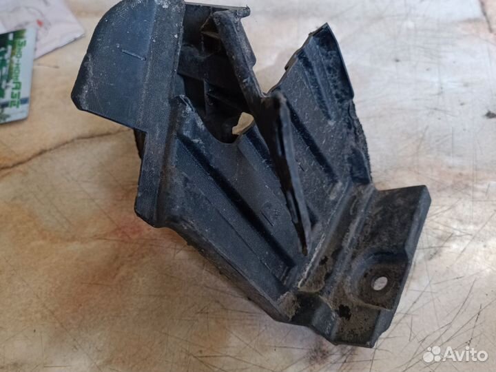 Жабо под дворники solaris 2