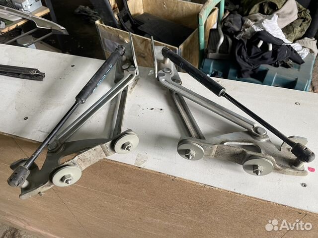 Петля багажника пежо 407