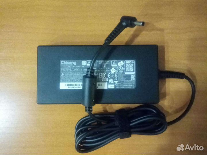 Оригинальное зарядное устройство для ноутбука MSI