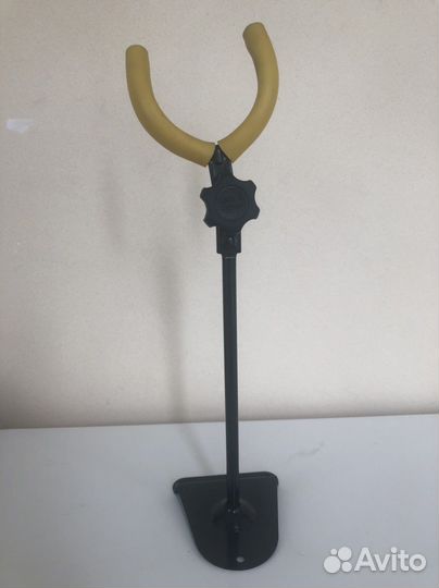 Держатель настенный для гитары