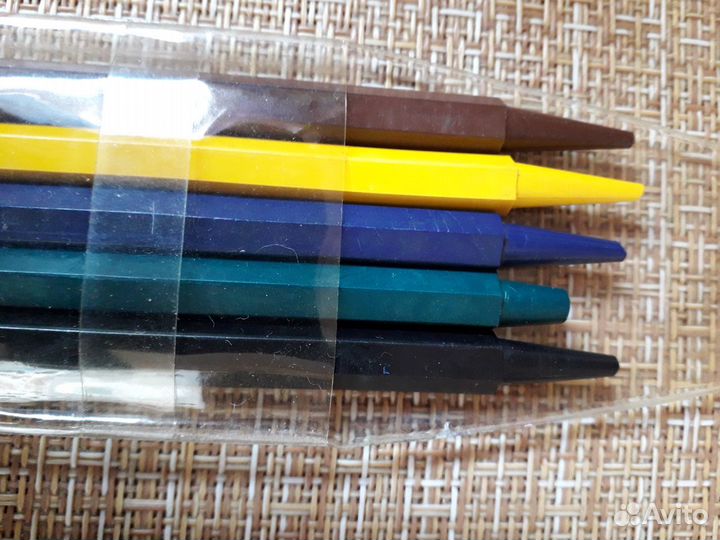 Пастель, карандаши, тубусы и др. для художников