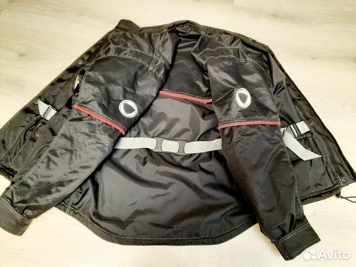 Мотокуртка с защитой