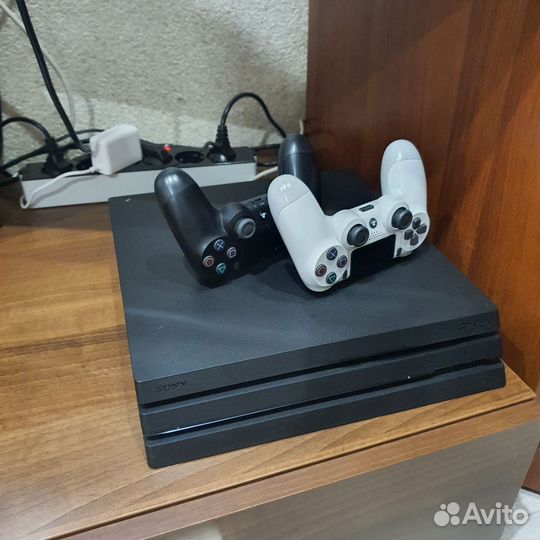 Sony playstation PS4 pro 1tb