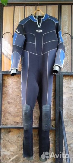 Гидрокостюм