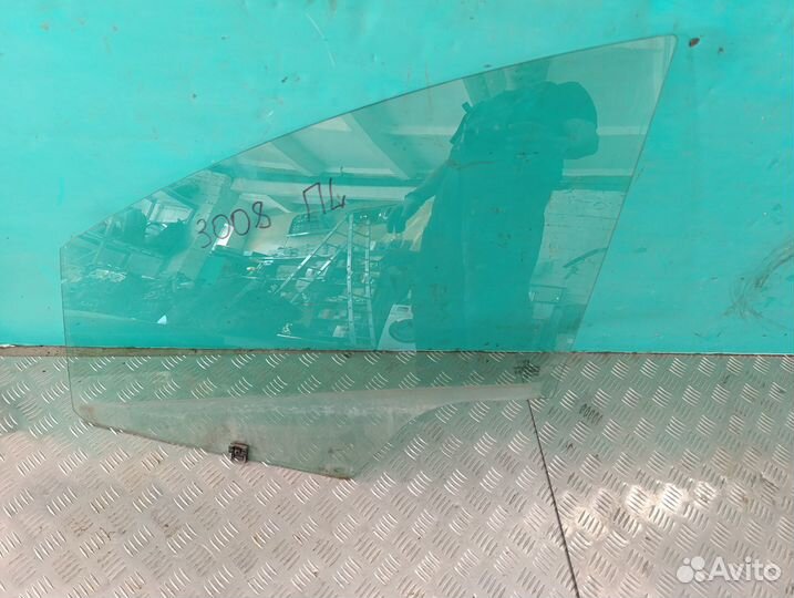 Стекла Peugeot 3008 2010-2016