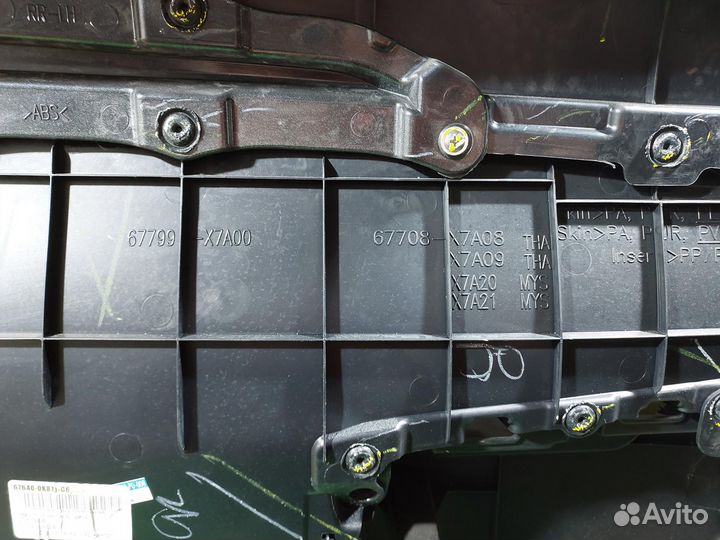 Обшивка двери задняя L F2 toyota Fortuner (2015- н