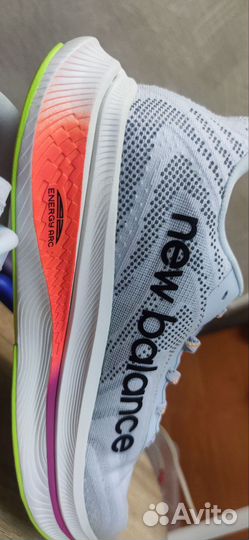 Кроссовки беговые NB Fuel cell Energy Arc us 9.5