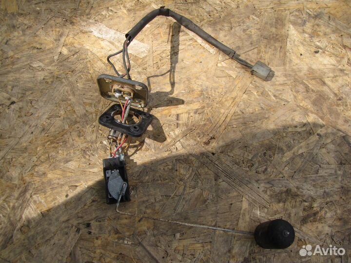 Датчик уровня топлива Yamaha FZS600 fazer