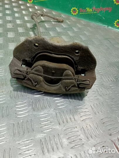 Суппорт передний левый Ford Focus 2 седан 1.8 2008