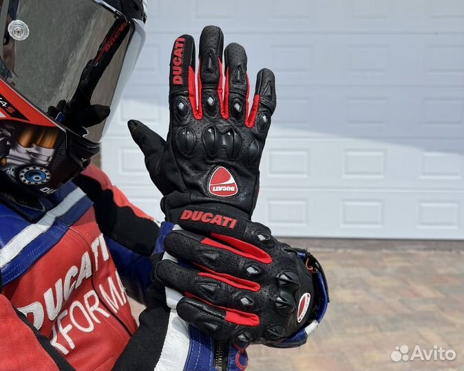 Мотоперчатки Ducati