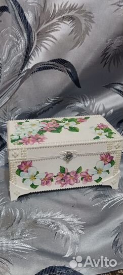 Шкатулка для украшений