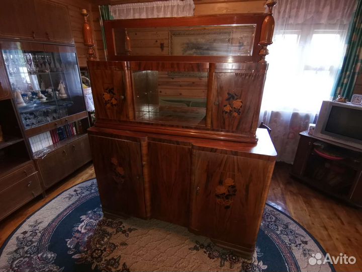 Старинный буфет