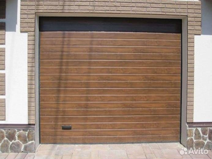 Утепленные секционные гаражные ворота Alutech Prestige 2500х2125 мм