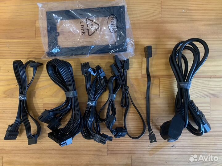 Блок питания thermaltake 550w sfx 80+gold