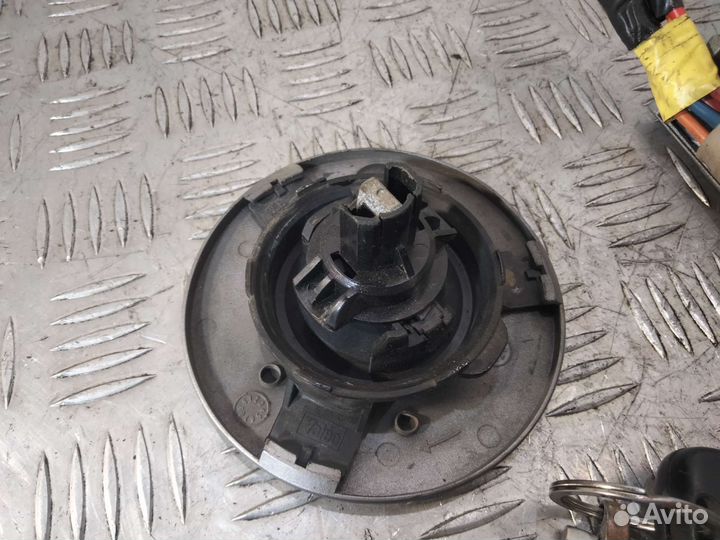 Комплект личинок замков с ключом Пежо 206