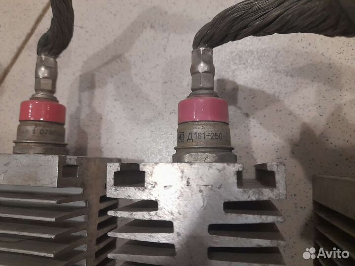 Диоды силовые на радиаторах