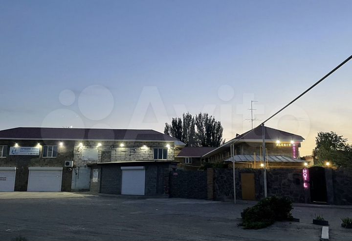 Дом 1200 м² на участке 12 га