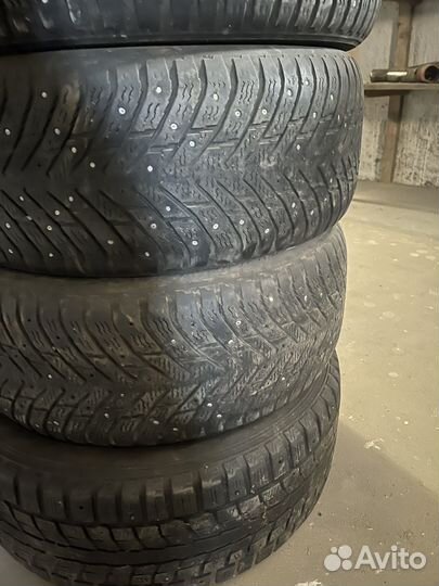 Nokian Tyres Hakkapeliitta 8 225/50 R17 98T