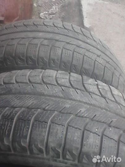 Michelin X-Ice 2 215/65 R16