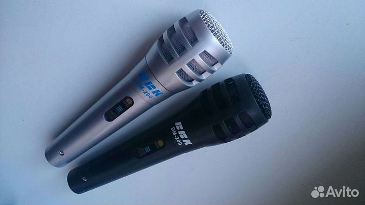 Два динамических микрофона для караоке-систем