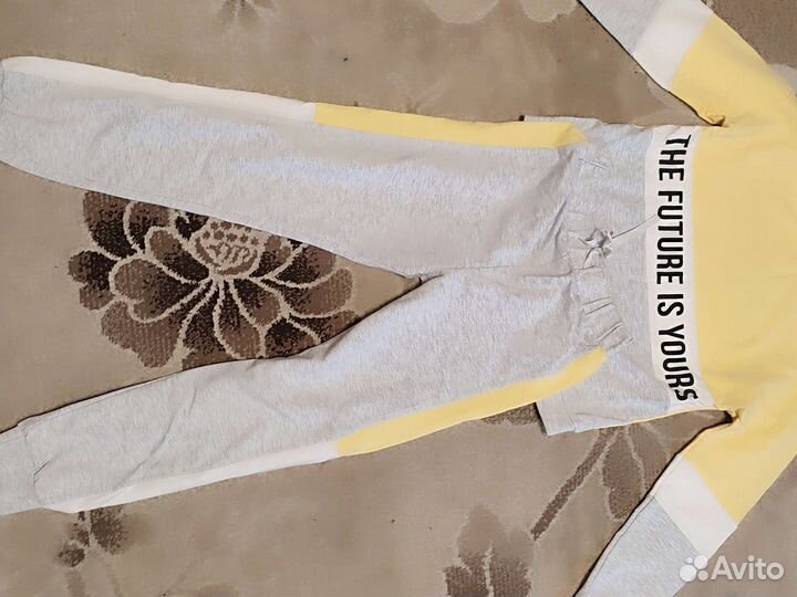 Спортивный костюм для девочки 146