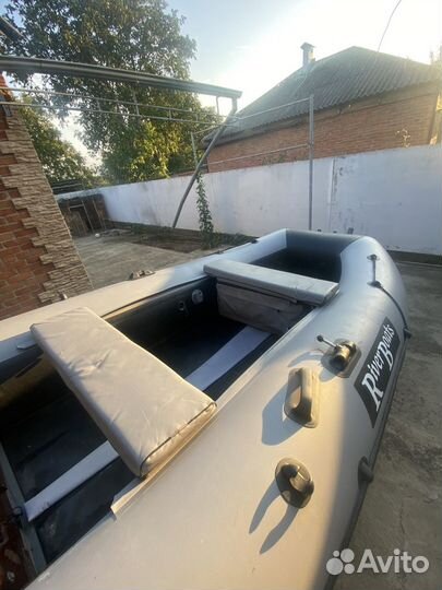 River Boats 330