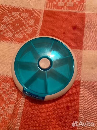 Контейнер для таблеток