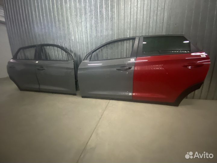 Дверь левая Hyundai Tucson 3