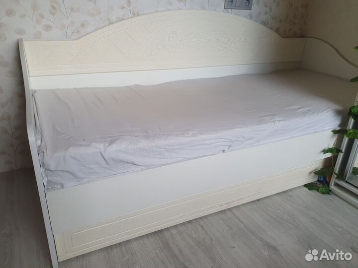 Кровать с выдвижным ящиком 90200 и матрасом IKEA