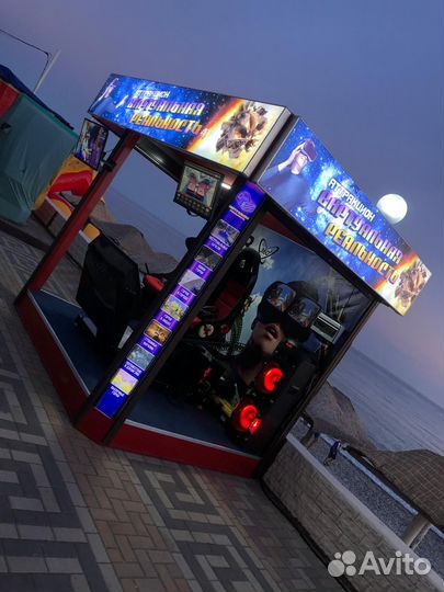 Оператор аттракциона Виртуальная реальность