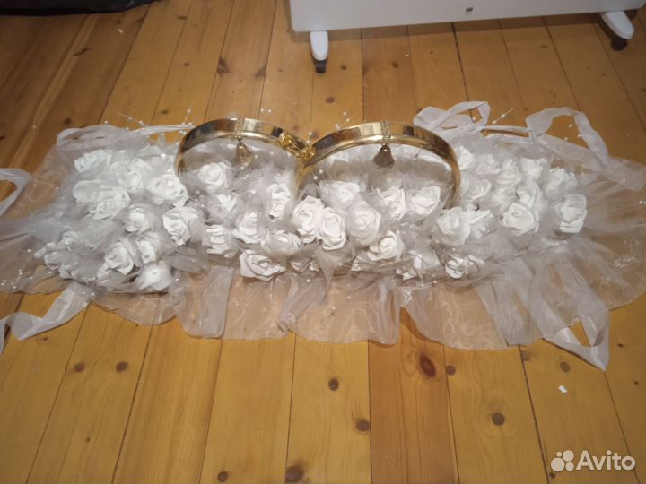 Свадебное украшение на машину