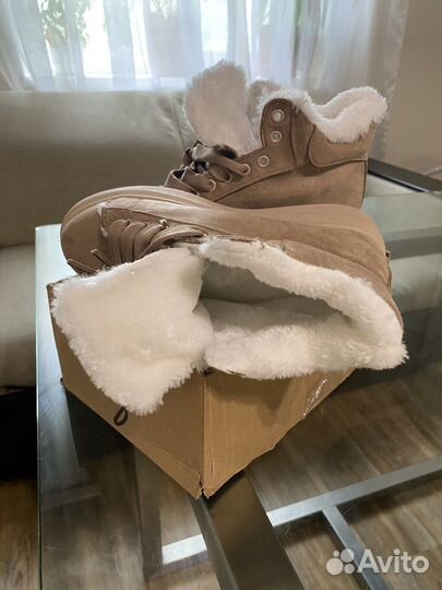 Кроссовки новые