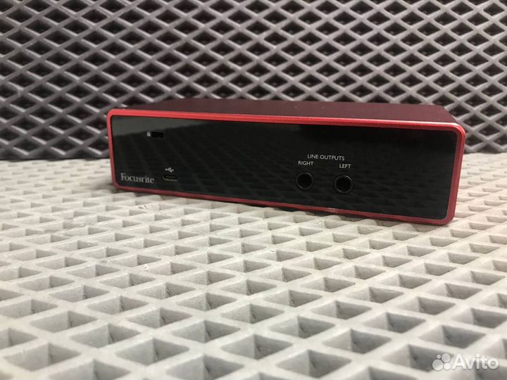 Внешняя звуковая карта Focusrite scarlett 2i2 3rd