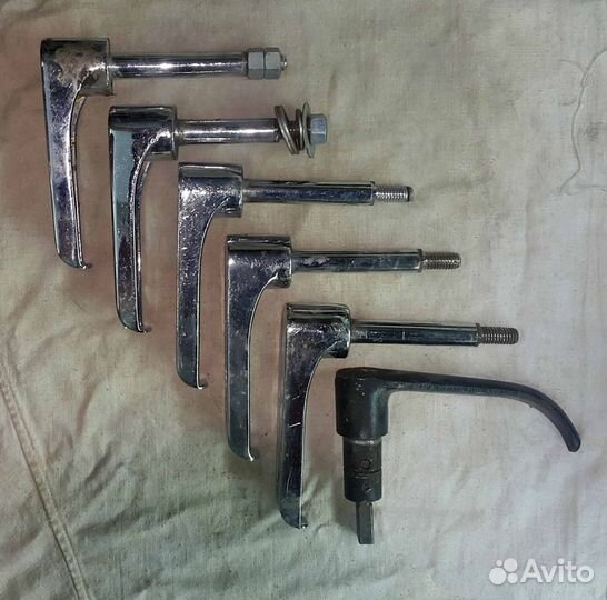 Дверные ручки металлические