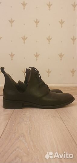 Ботинки кожанные женские 39