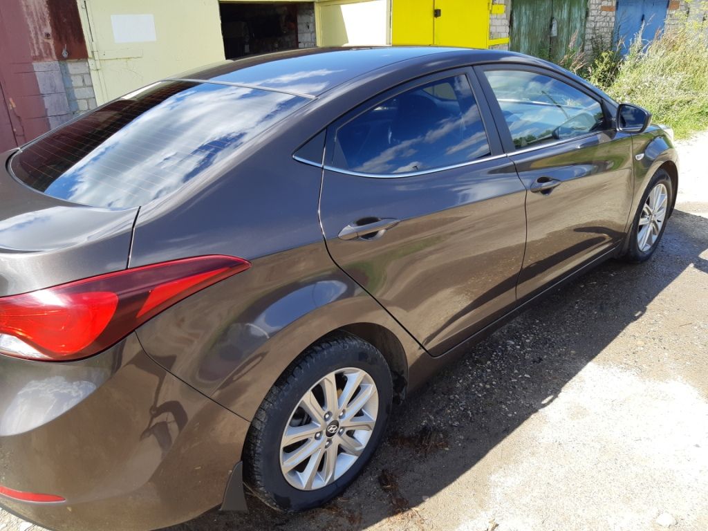 Hyundai Elantra: фото владельца